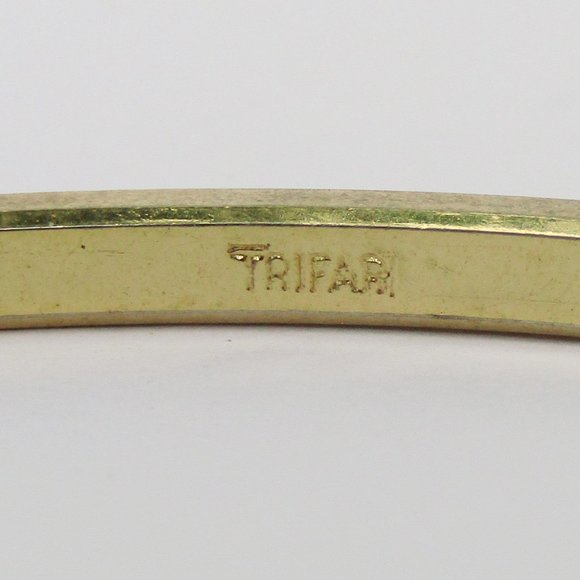 Two Vintage Trifari Bangles Gold Tone Textured Bracelets - Picture 2 of 3